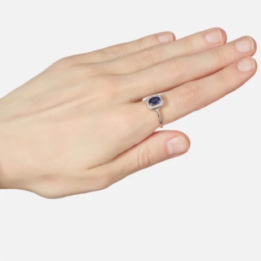 Elegant Silver and Blue Gemstone Ring - Picture 5 of 12